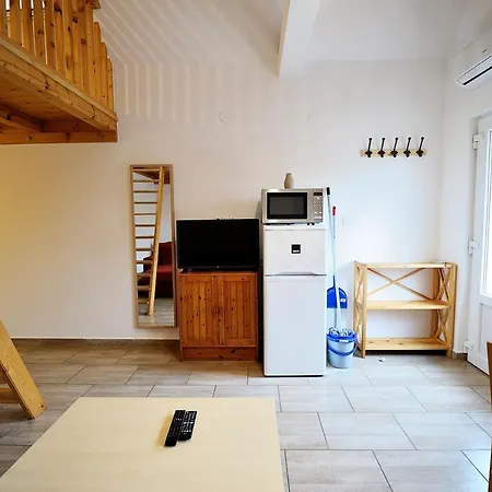דירה Luca Apartman בלטונללה