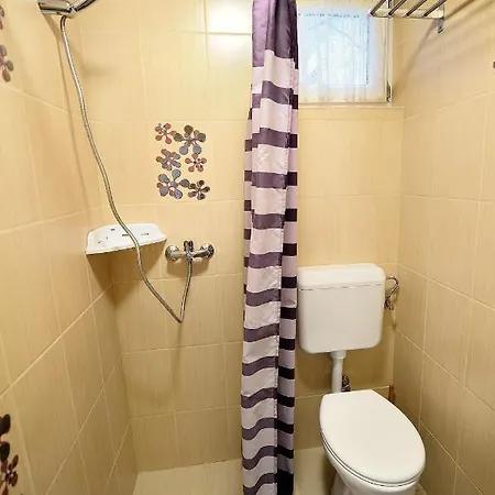 Luca Apartman דירה